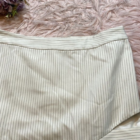 Mason by Michelle Mason Cut Out Pinstripe Mini Skirt sz 4 - Picture 4 of 9